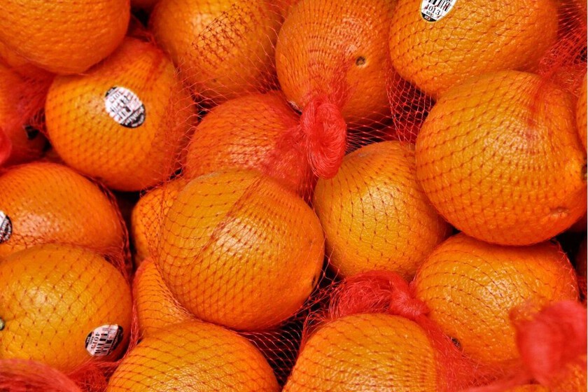 Jaring jeruk yang akan Anda buang bisa menjadi trik bunga terindah (dan profesional) di rumah