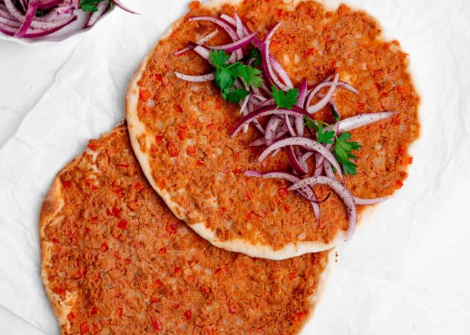 Lahmacun atau lemeyun (pizza daging Turki)