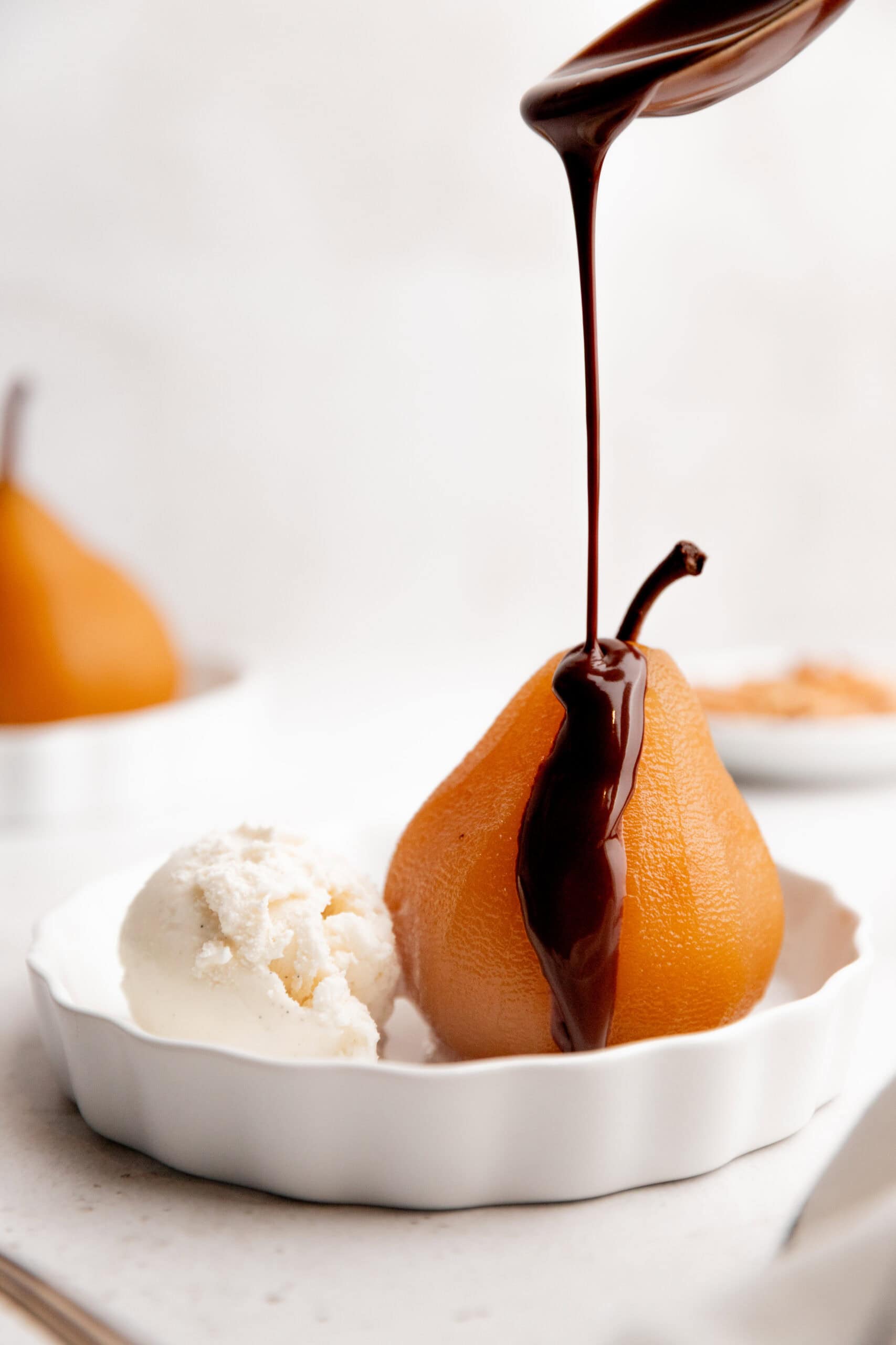 Bella Helena Pears (Pir rebus dengan saus coklat)